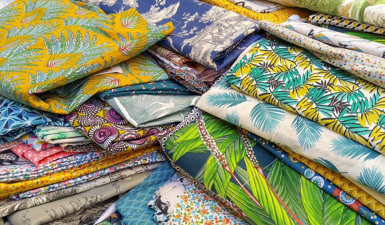 Exploring the World of Luxury Rental Services: High Fashion without the High Price