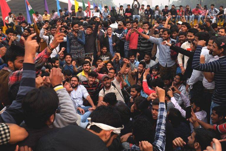 Political Polarization in the Media: Impact on Voter Perceptions